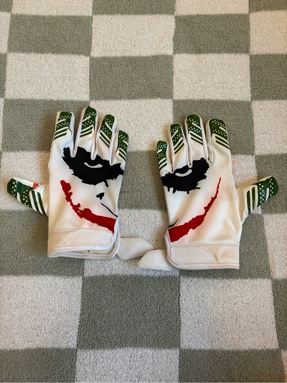 Phenom Elite The Joker football gloves
